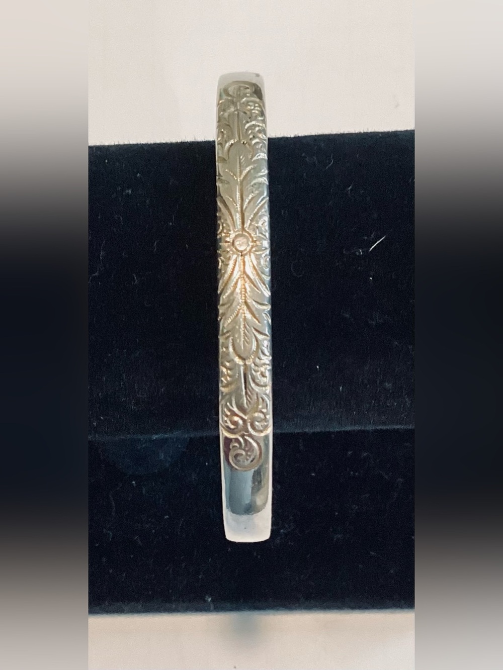 Vintage Whiting & Davis Co Signed Bangle Bracelet Silver Tone Floral Solid